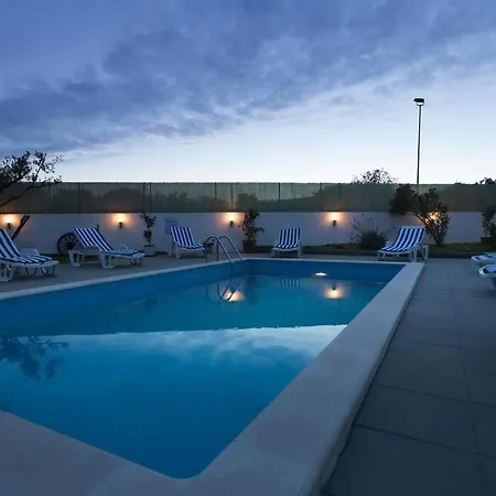 Ferienvilla Ana Mit Privatem Pool